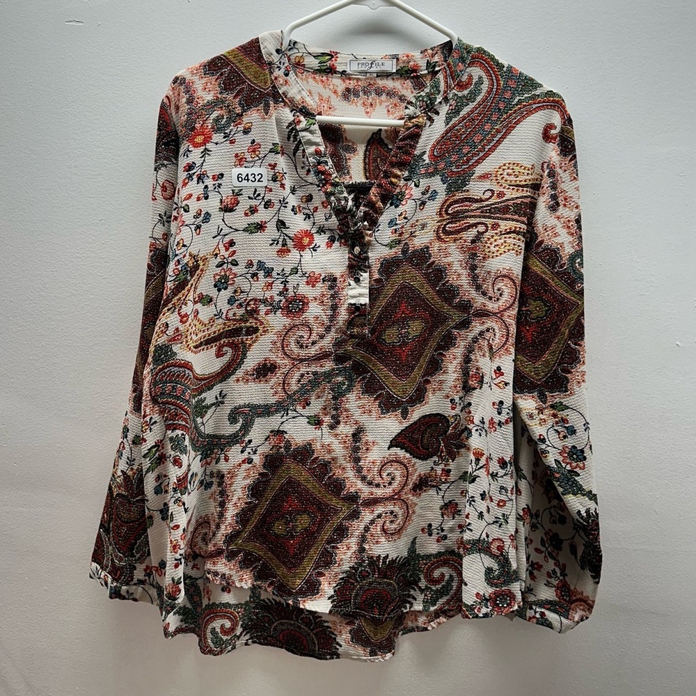 Profile apparel xlarge 22 P2P. High low f25 b27 thin preowned no flaws